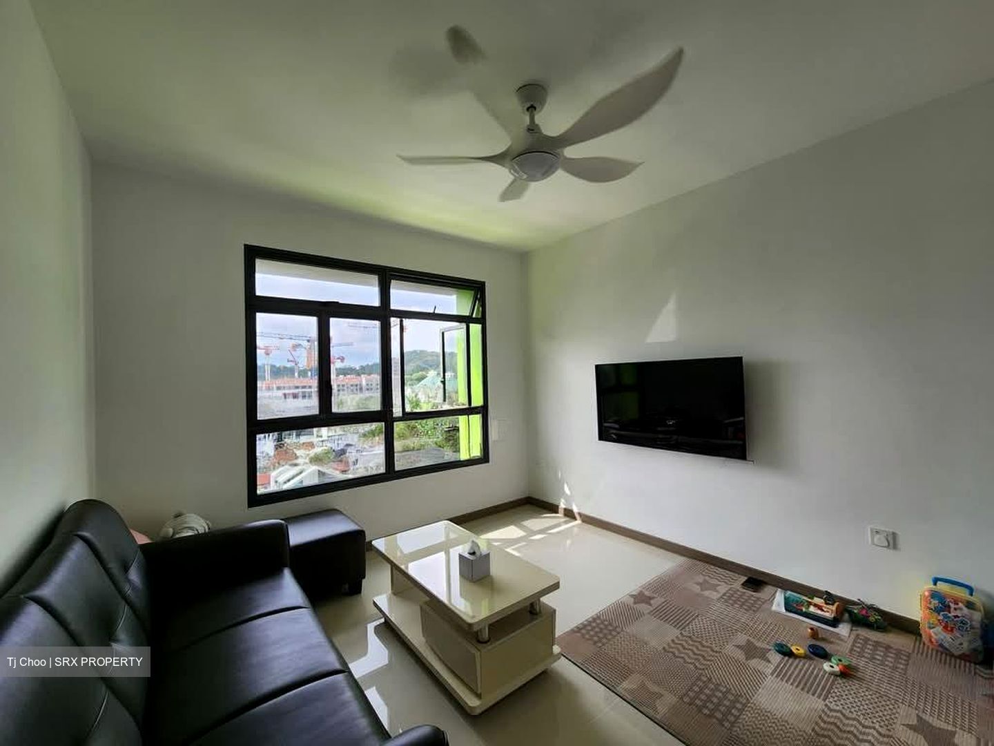 Blk 579 Hougang Avenue 4 (Hougang), HDB Executive #592029341